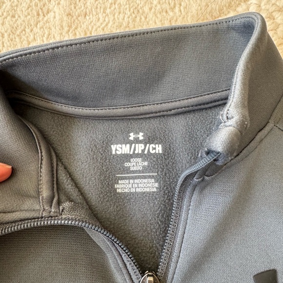 Kids Under Armour 1/4 zip fleece. Very good condition. Youth Small. - Picture 2 of 5
